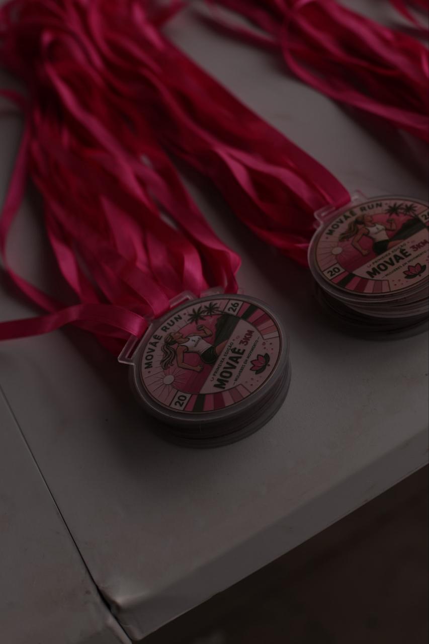 Medalhas preparadas para as participantes do primeiro MOVAÊ Run