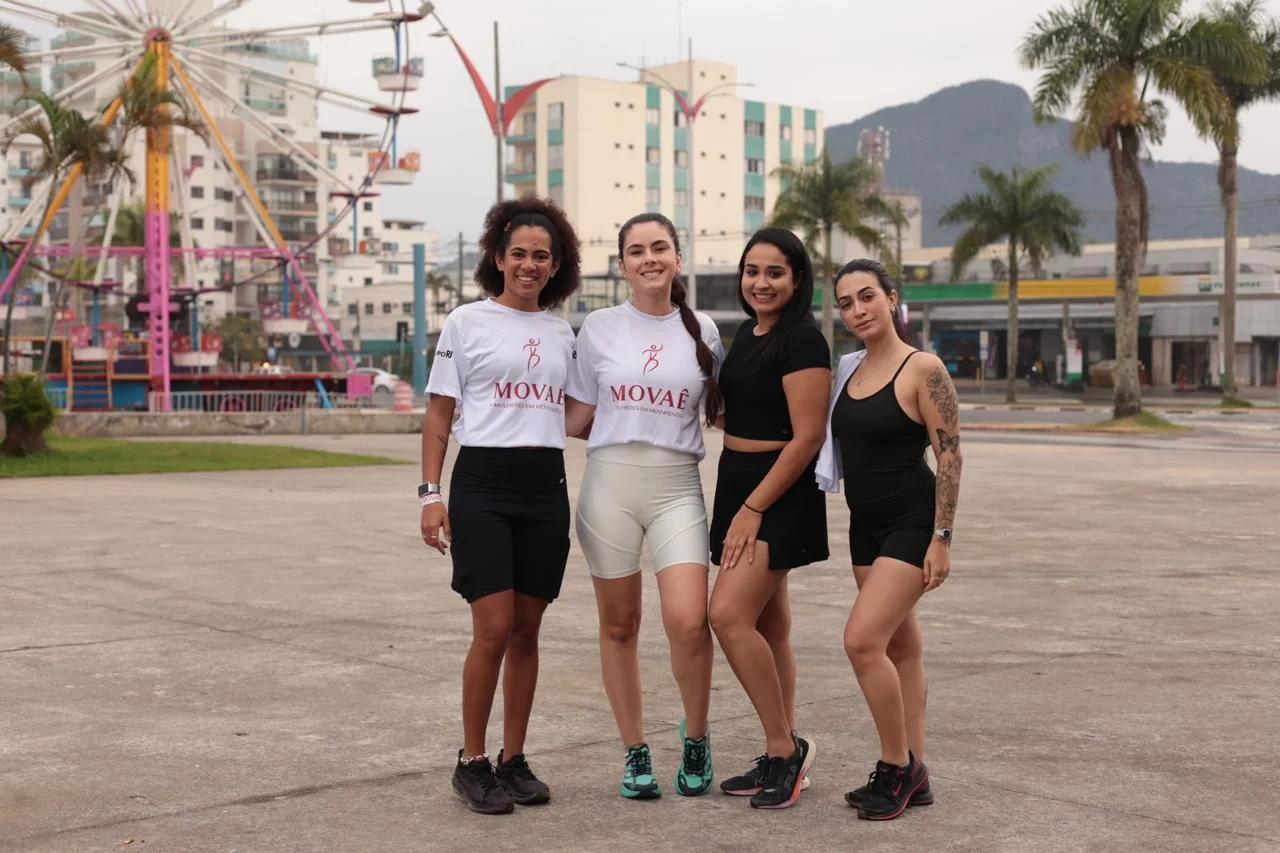 Quatro mulheres reunidas no espaço do primeiro MOVAÊ Run